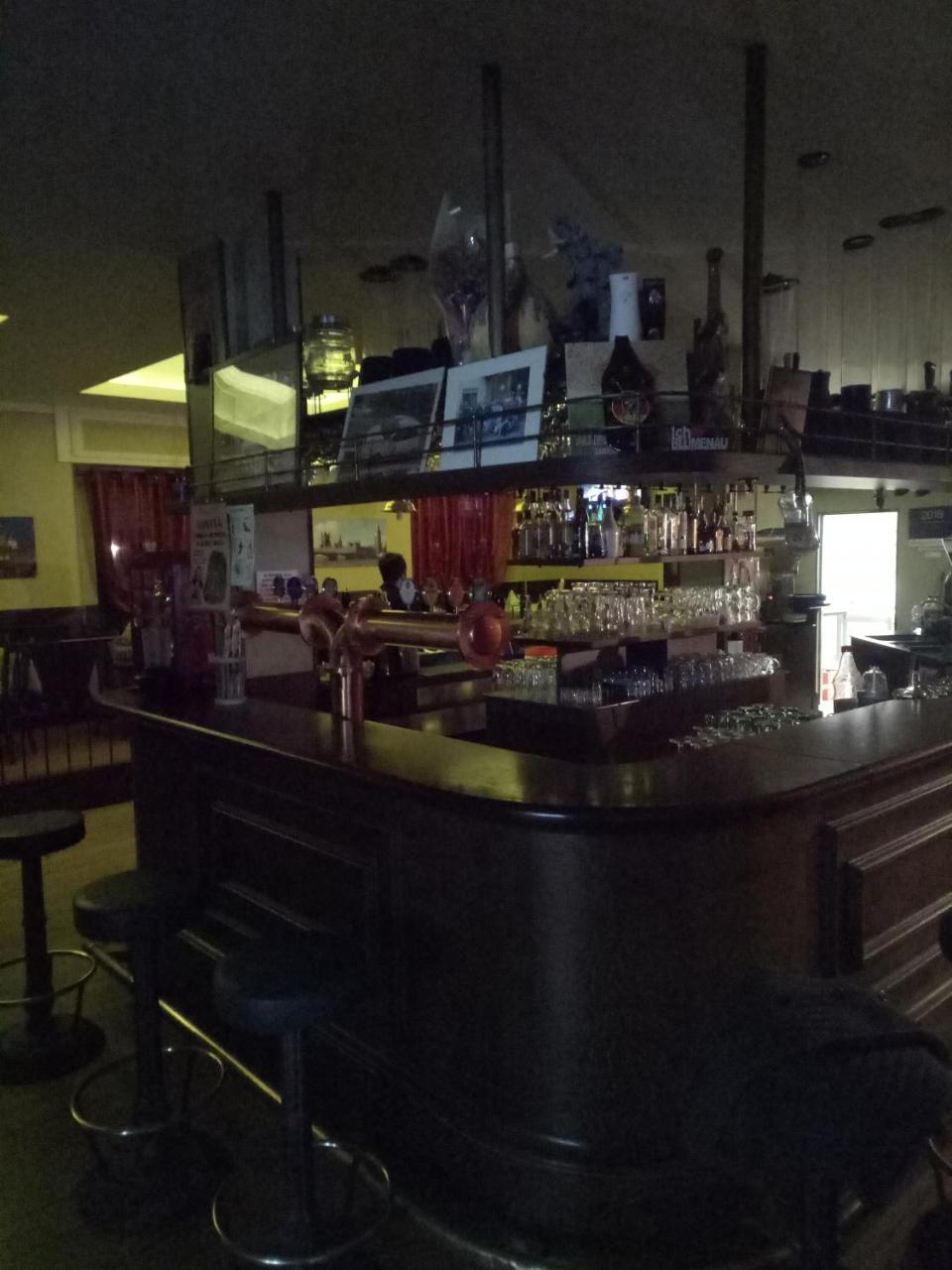 London Cafe Panzió Castelnovo ne' Monti Kültér fotó