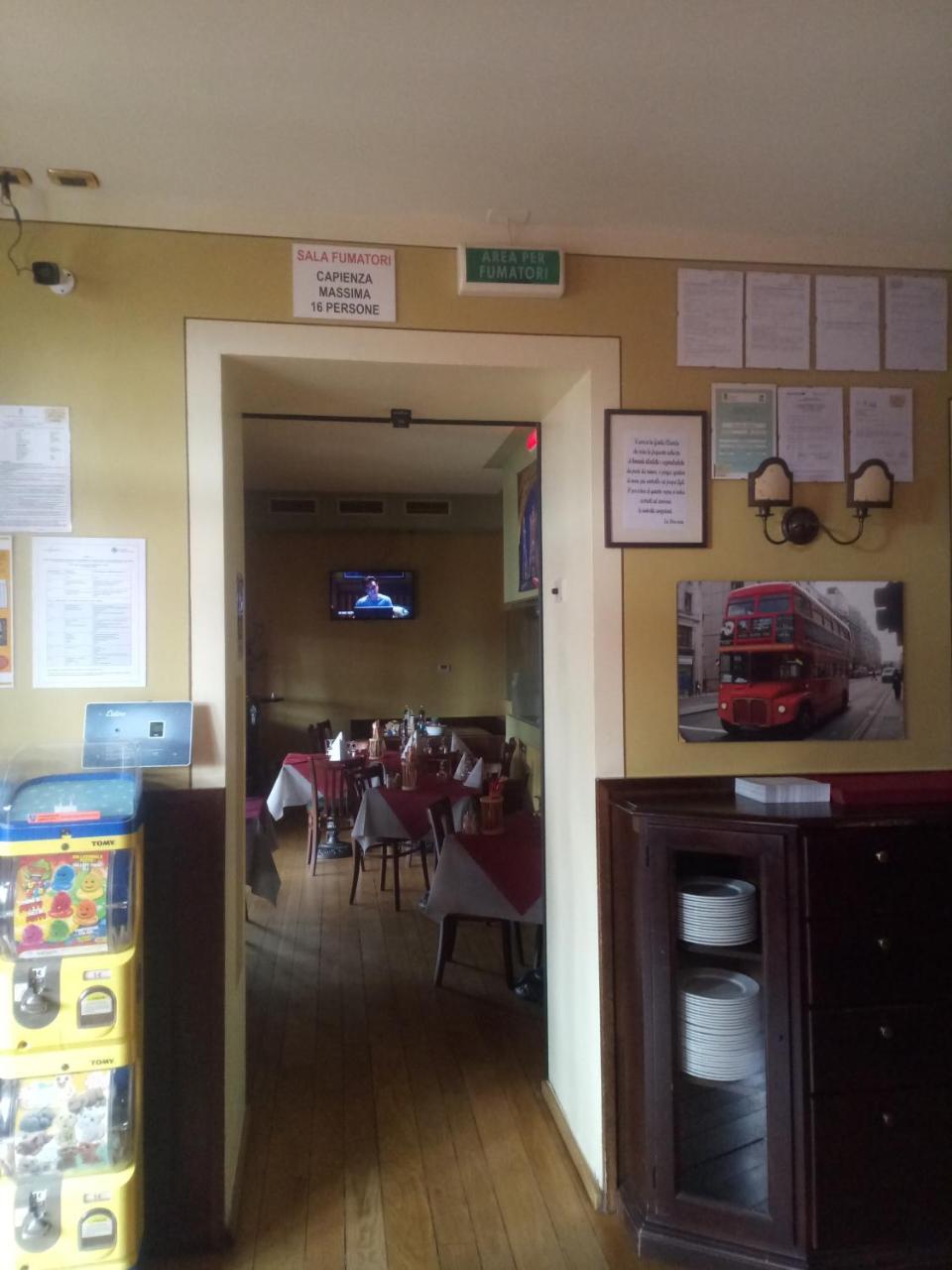 London Cafe Panzió Castelnovo ne' Monti Kültér fotó